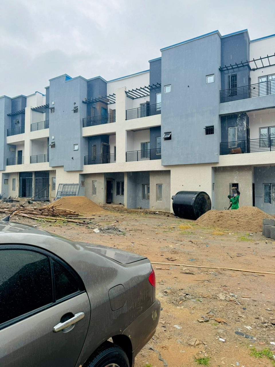 This is a 4 bedroom terrace duplexes